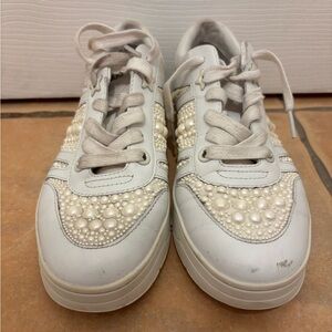 Jimmy Choo Hawaii  faux pearl Embellished leather sneakers